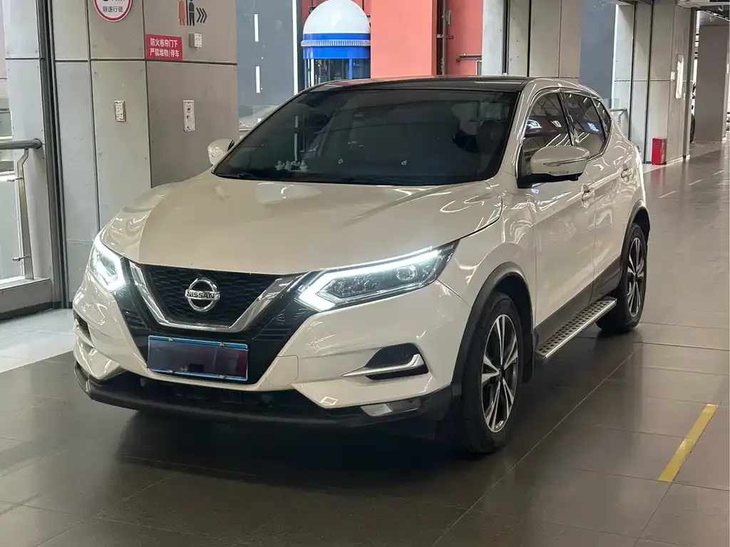 Nissan Qashqai — фото 1
