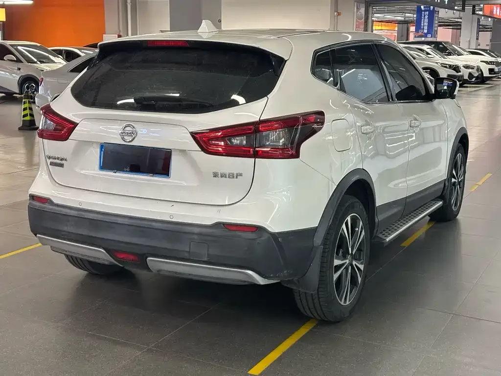 Nissan Qashqai — фото 6