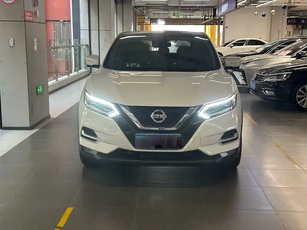 Nissan Qashqai — фото 9