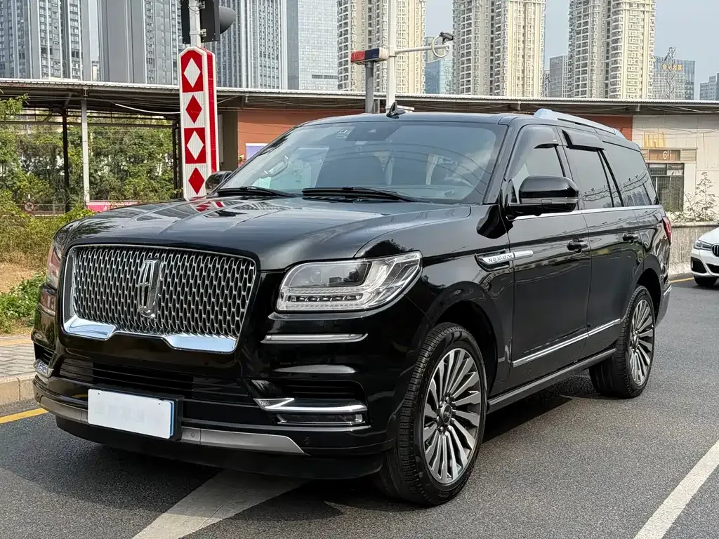 Lincoln Navigator — фото 1