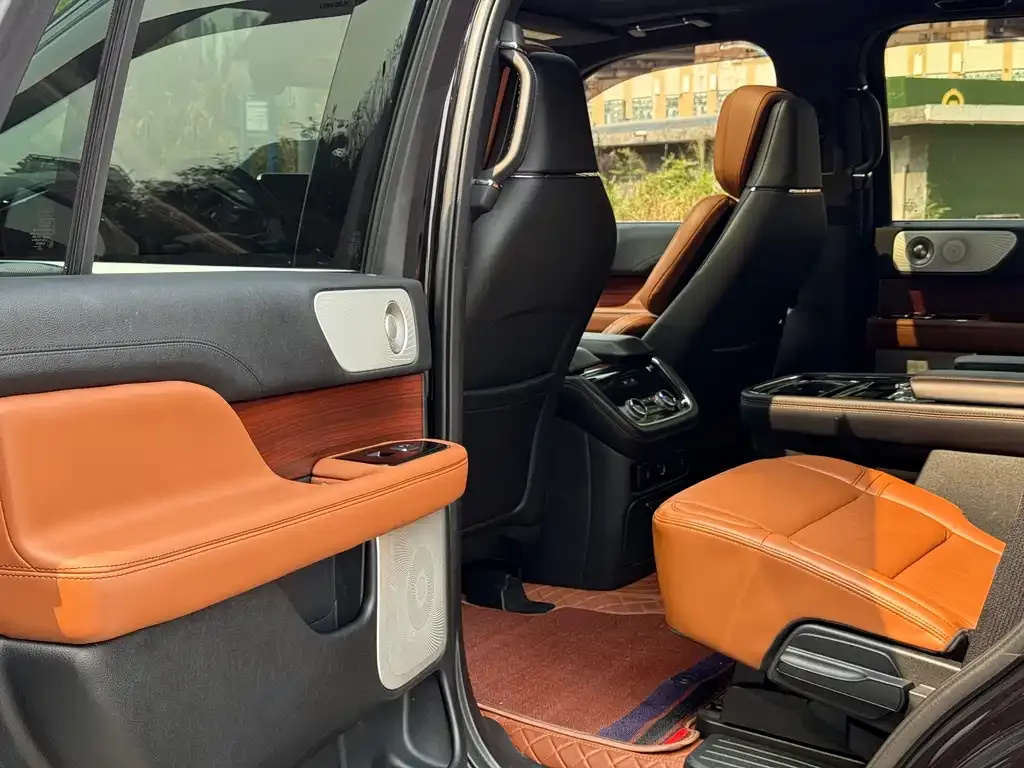 Lincoln Navigator — фото 3