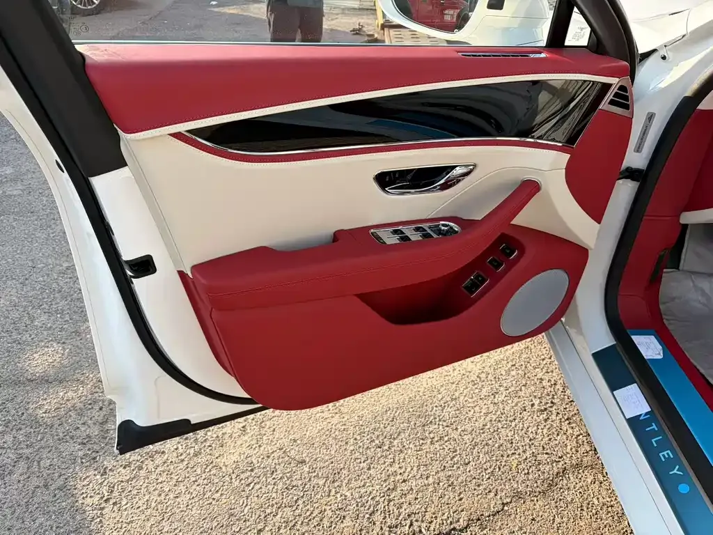 Bentley Continental 2025 из CN, фото 10