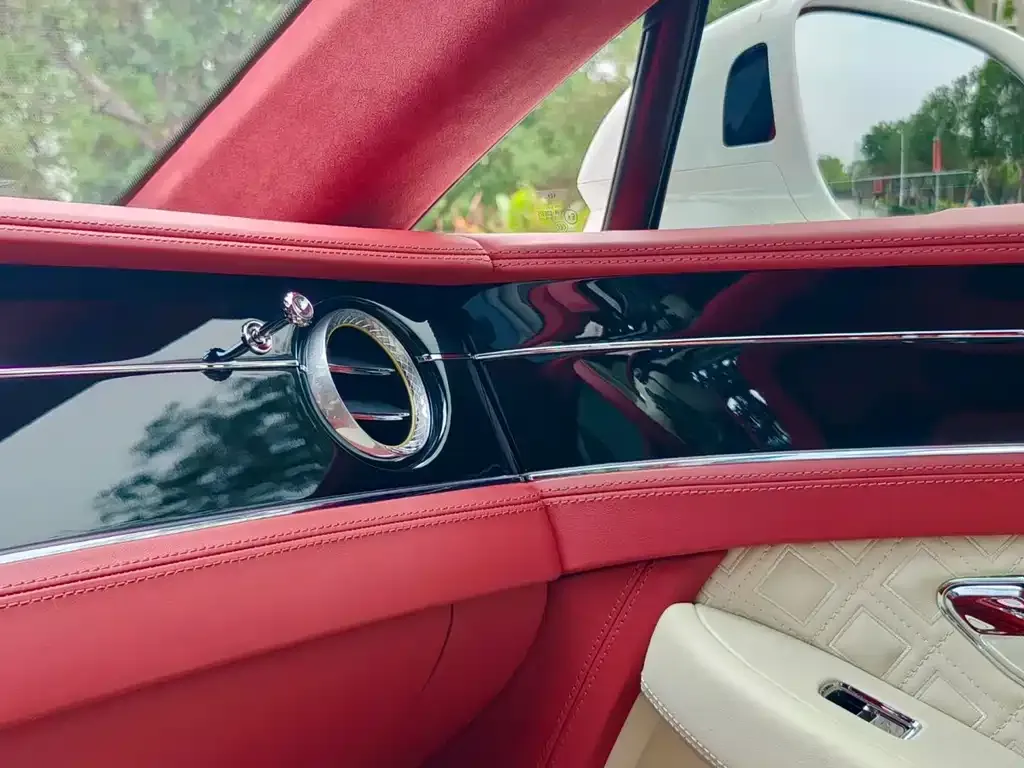 Bentley Continental 2025 из CN, фото 5