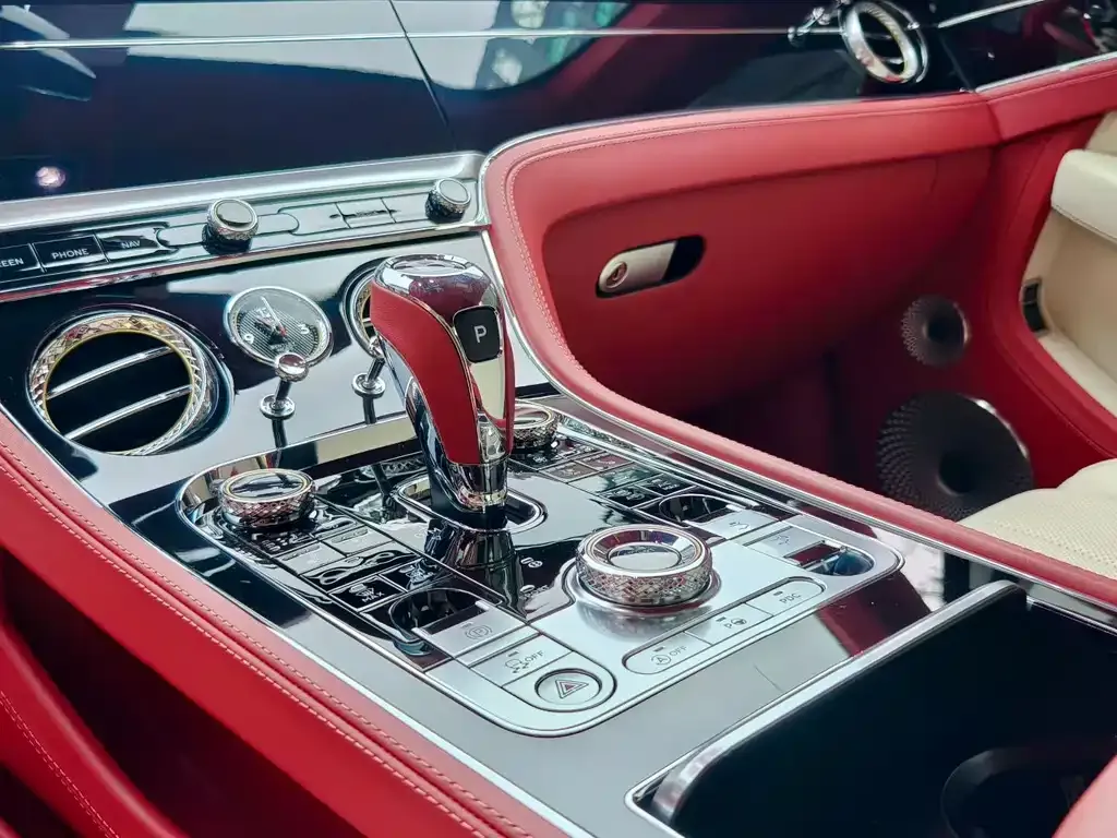 Bentley Continental 2025 из CN, фото 7
