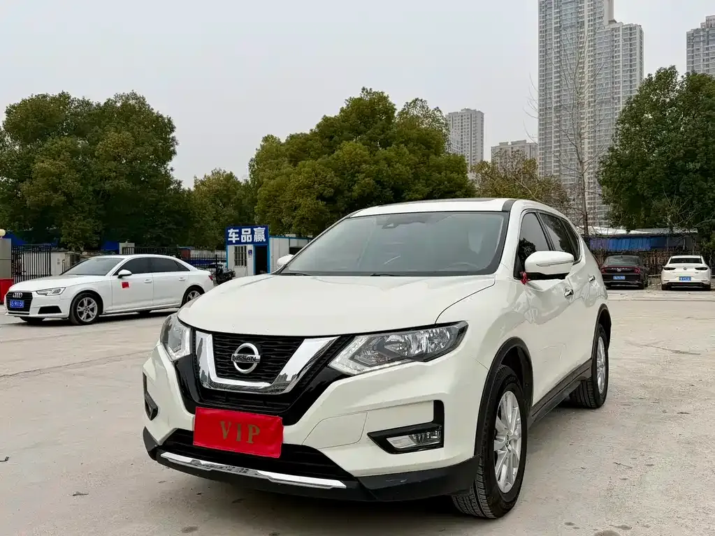 Nissan X-Trail — фото 1