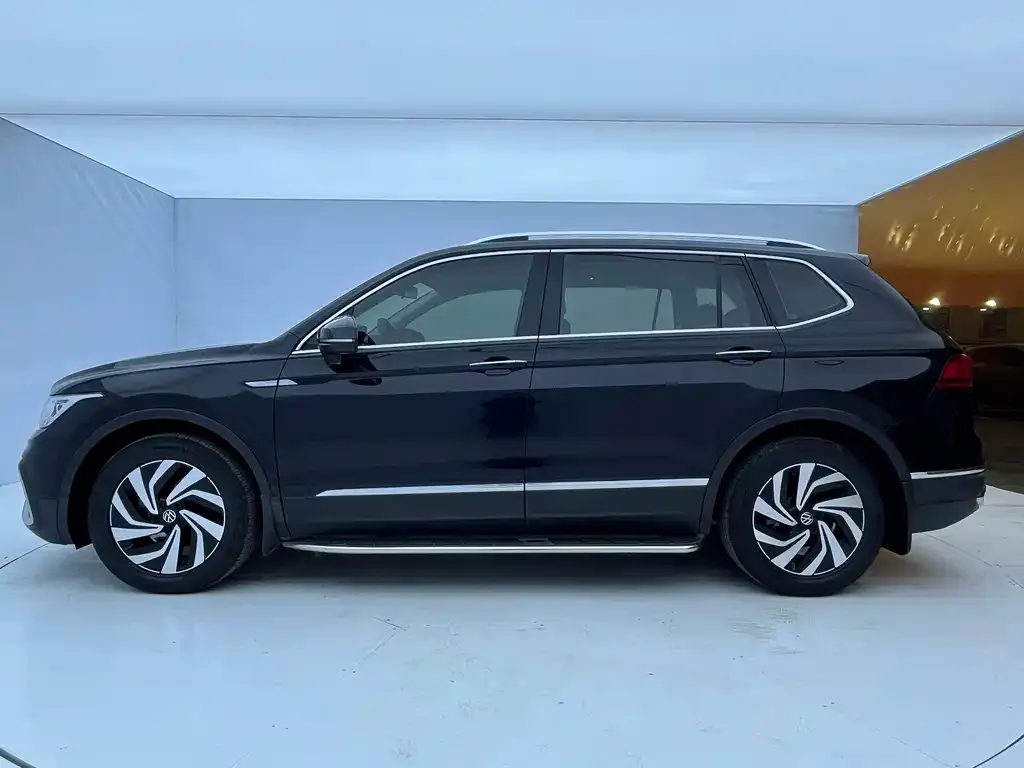 Volkswagen Tiguan L 2022 из CN, фото 4