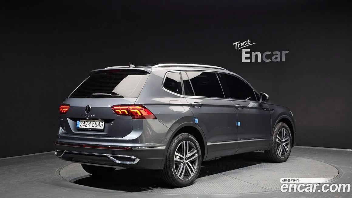 Volkswagen Tiguan — фото 6
