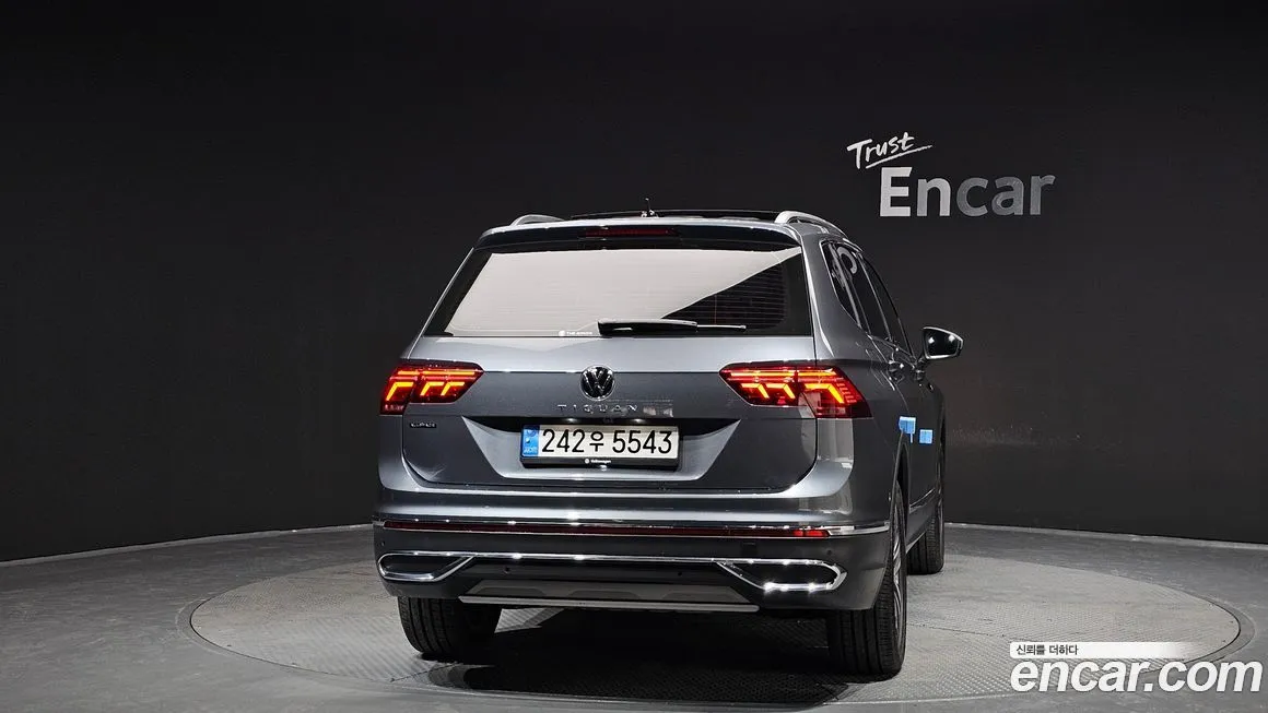 Volkswagen Tiguan — фото 7