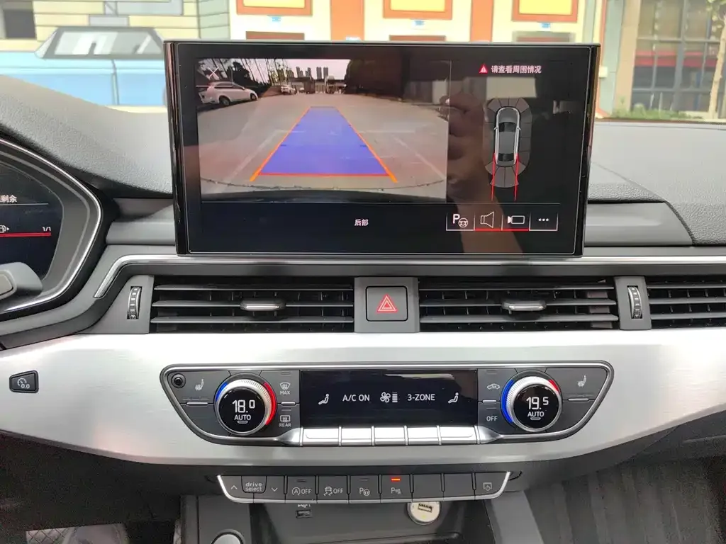 Audi A4L 2022 из CN, фото 6