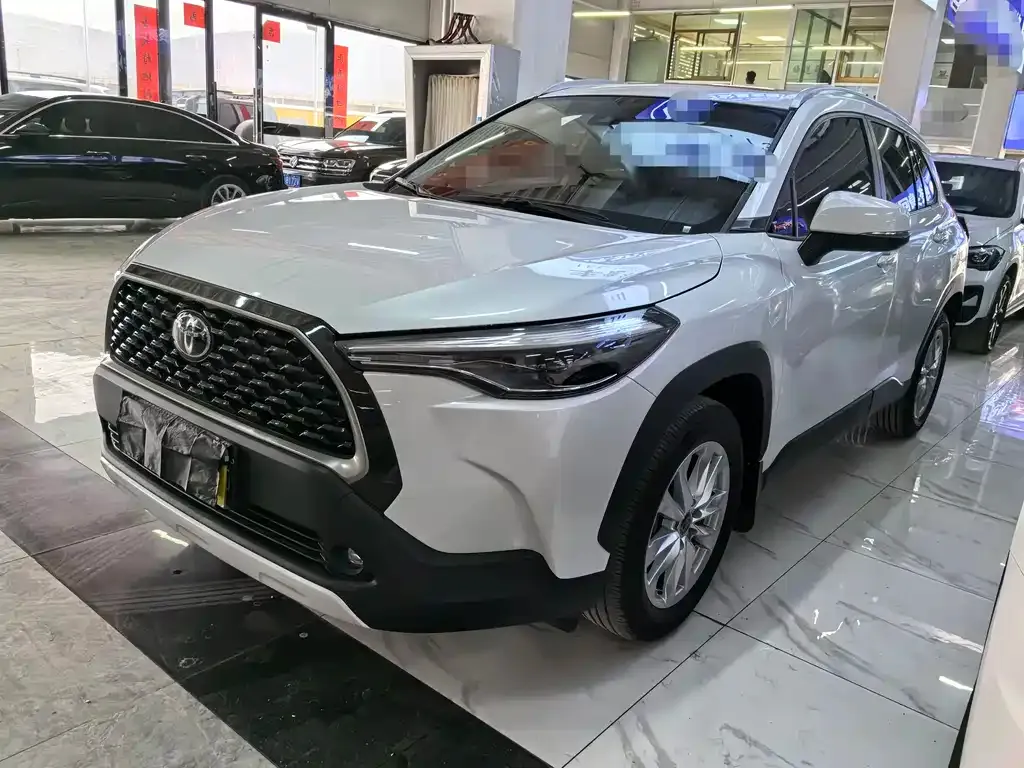 Toyota Corolla Cross — фото 1