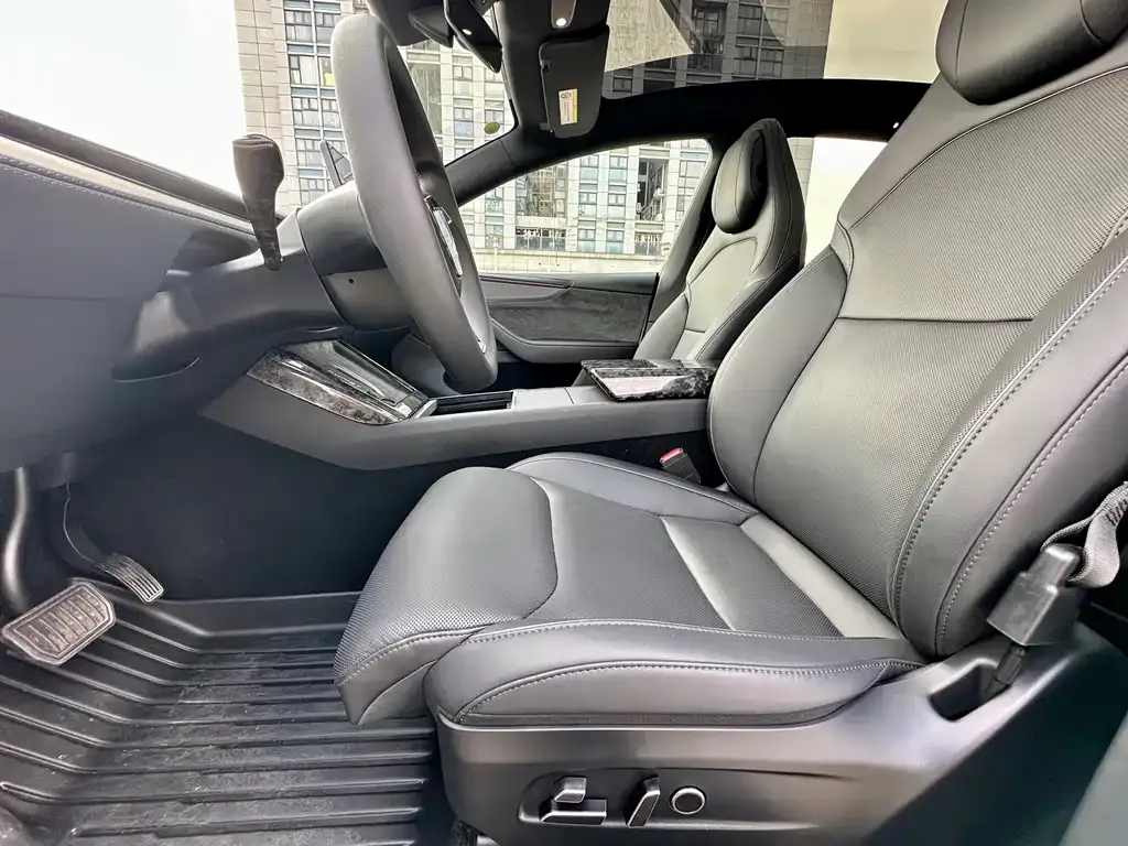 Tesla Model Y L 2025 из CN, фото 7