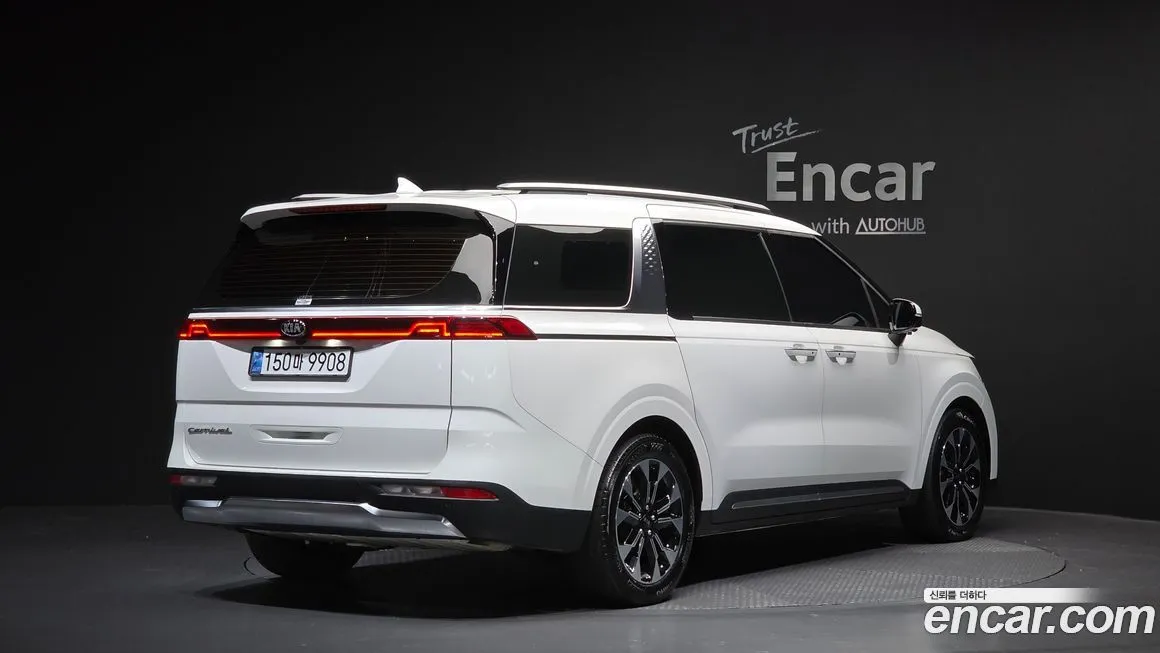 Kia Carnival — фото 4