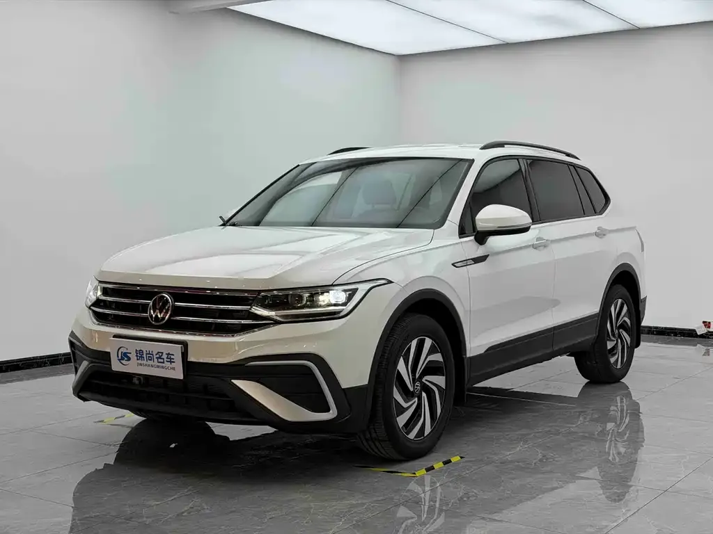 Volkswagen Tiguan L — фото 3