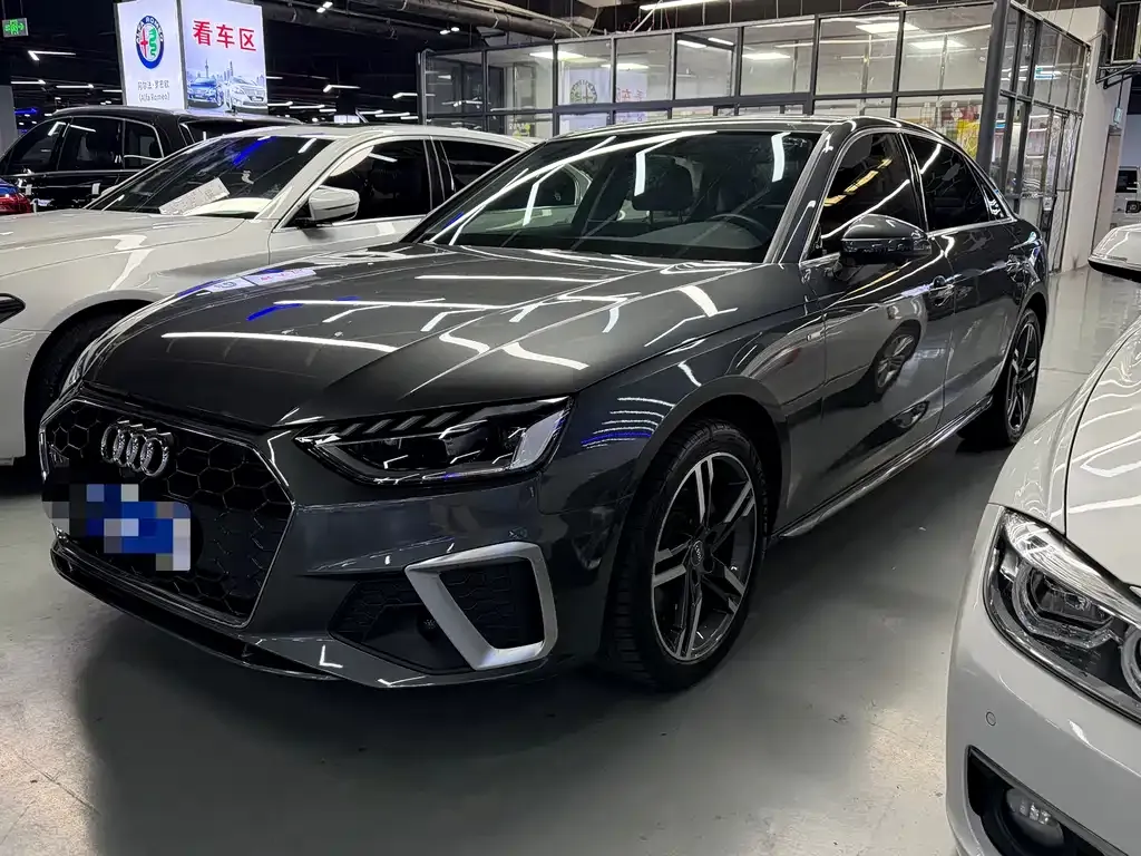 Audi A4L 2021 из CN, фото 1