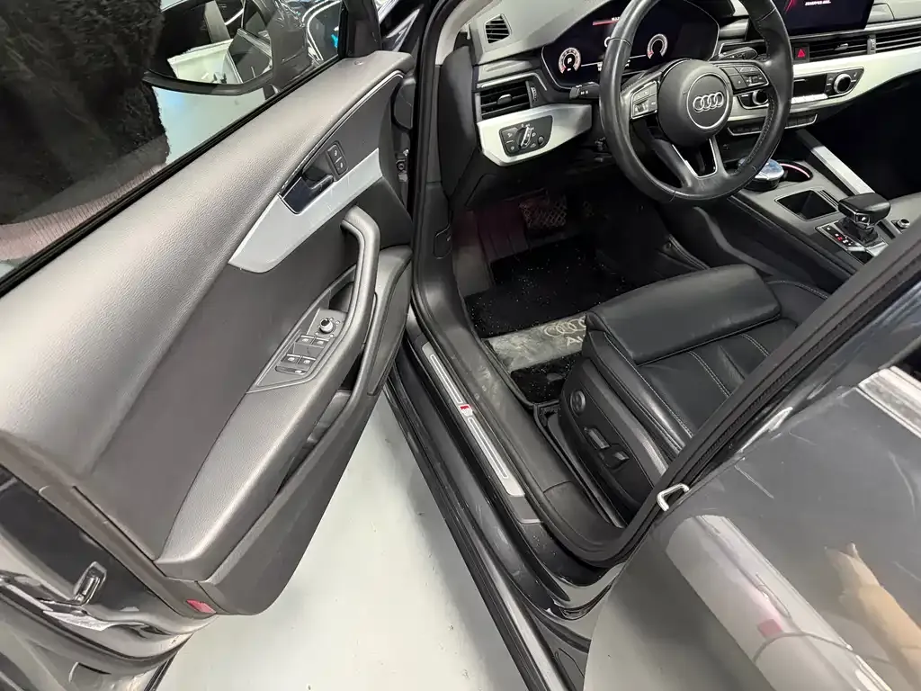 Audi A4L 2021 из CN, фото 6