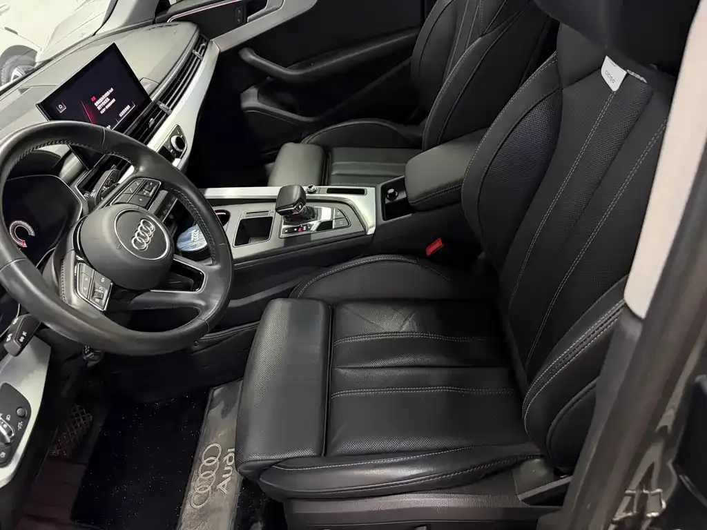 Audi A4L 2021 из CN, фото 10