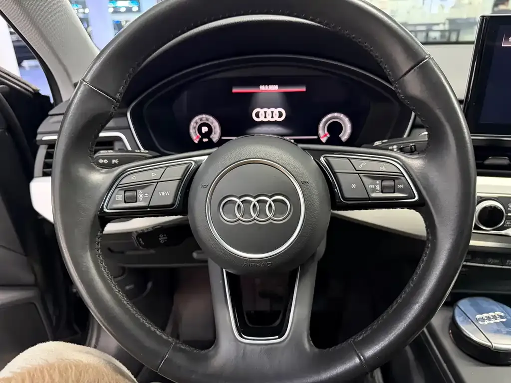 Audi A4L 2021 из CN, фото 8