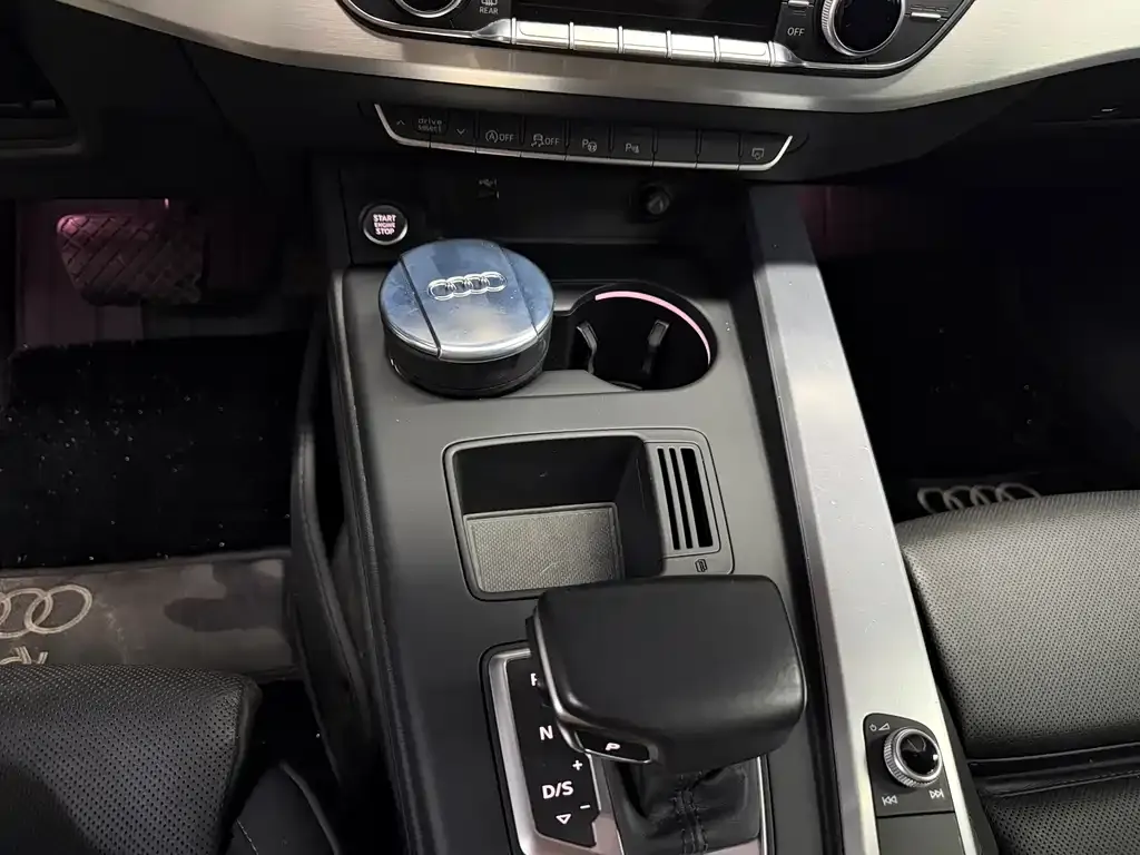 Audi A4L 2021 из CN, фото 3
