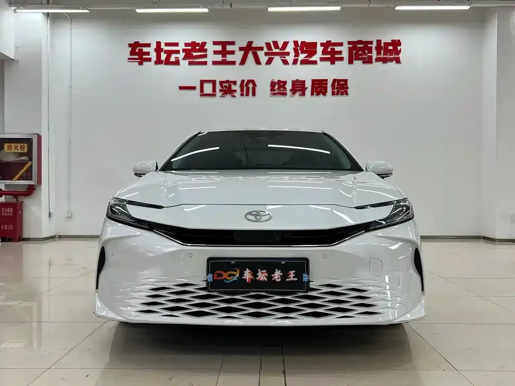 Toyota Camry 2025 из CN, фото 2