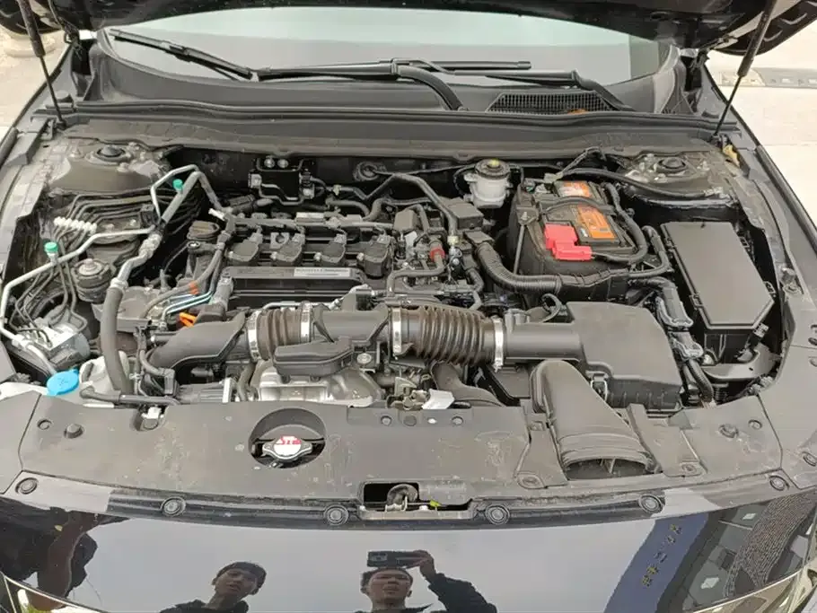 Honda Accord — фото 8