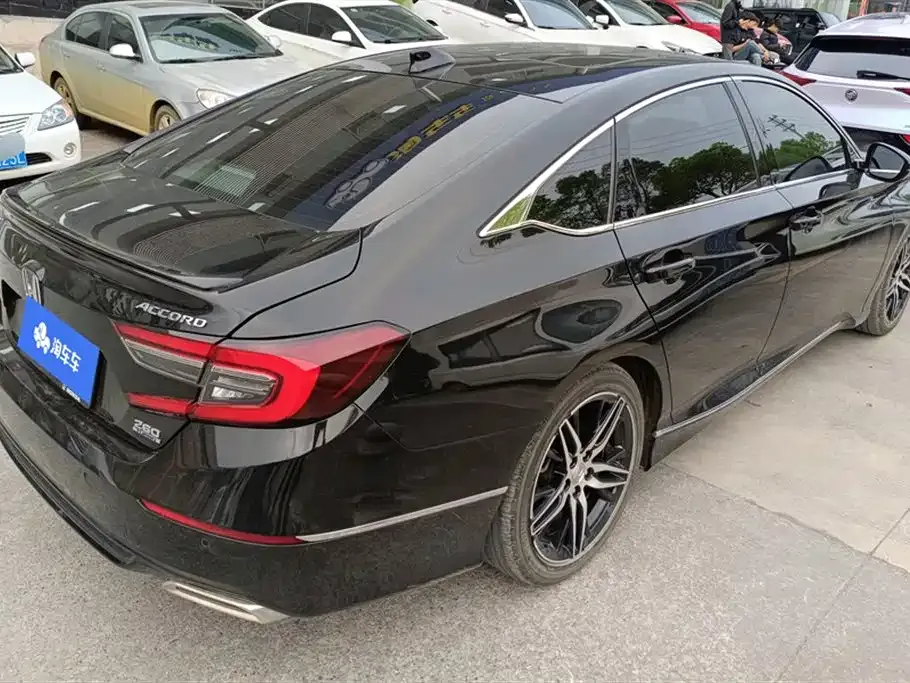 Honda Accord — фото 6