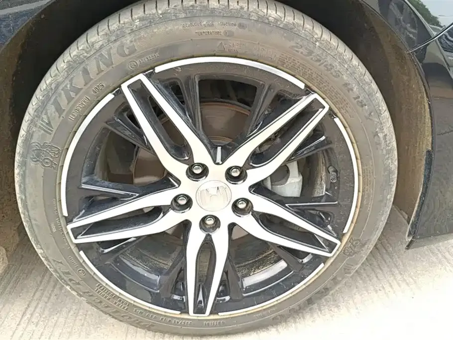 Honda Accord — фото 10