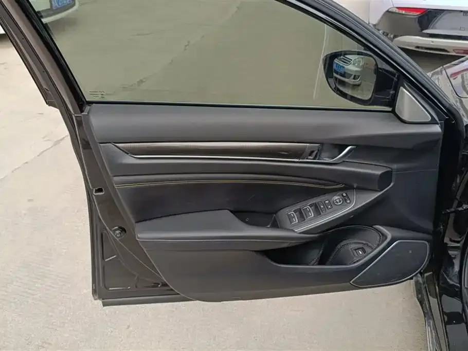Honda Accord — фото 3