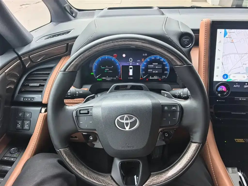 Toyota Alphard — фото 5
