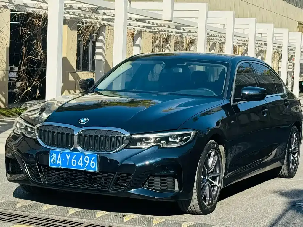 BMW 3 Series 2022 из CN, фото 1