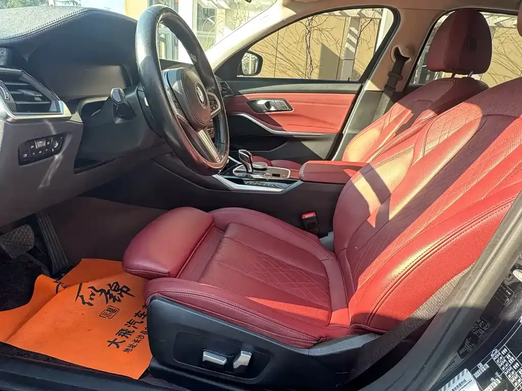 BMW 3 Series 2022 из CN, фото 2