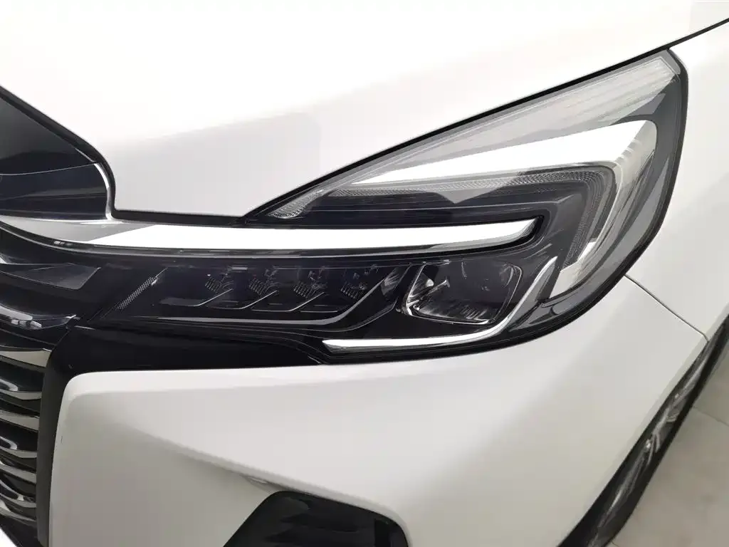 Buick GL8 2023 из CN, фото 2