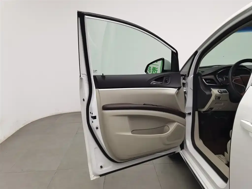 Buick GL8 2023 из CN, фото 9