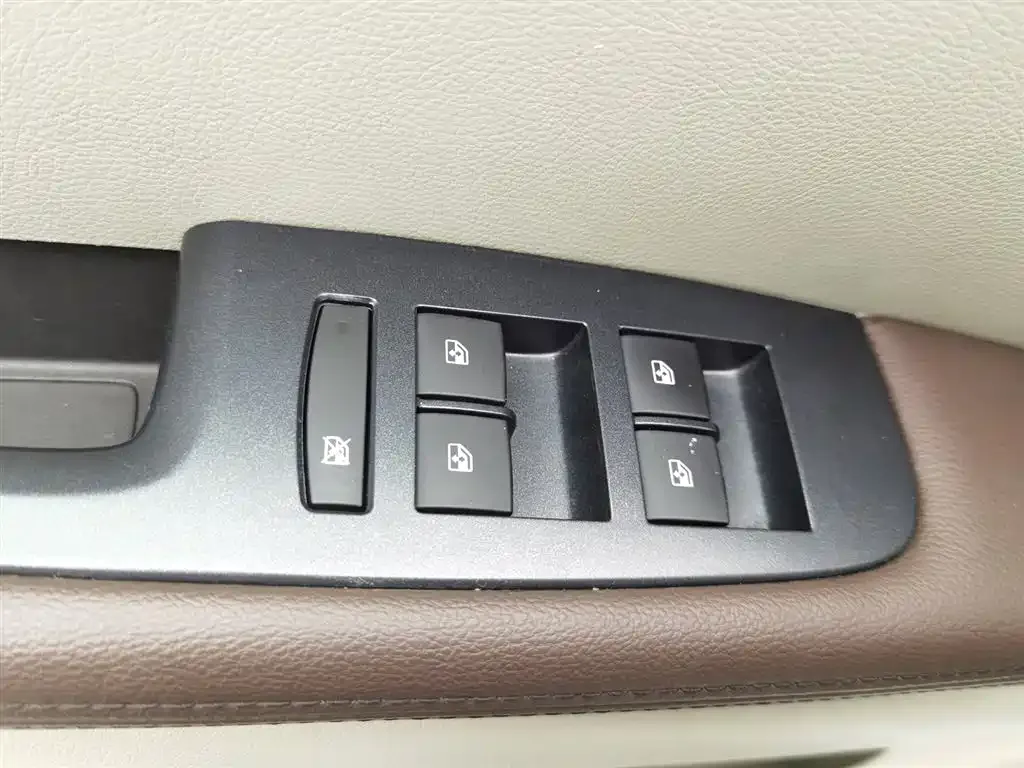 Buick GL8 2023 из CN, фото 8