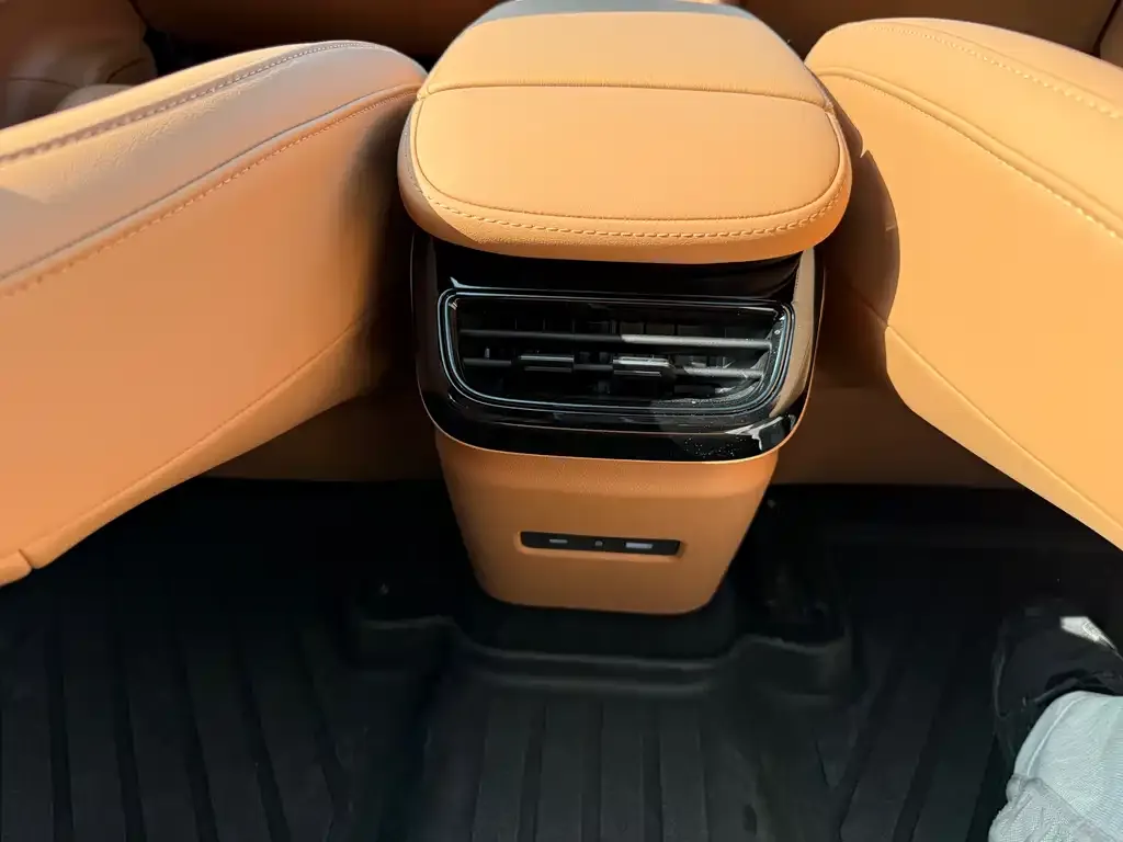 Geely Galaxy L7 — фото 2