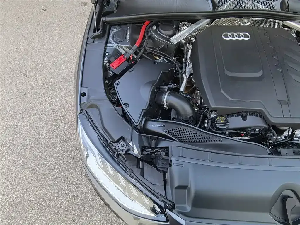 Audi A4L 2024 из CN, фото 5