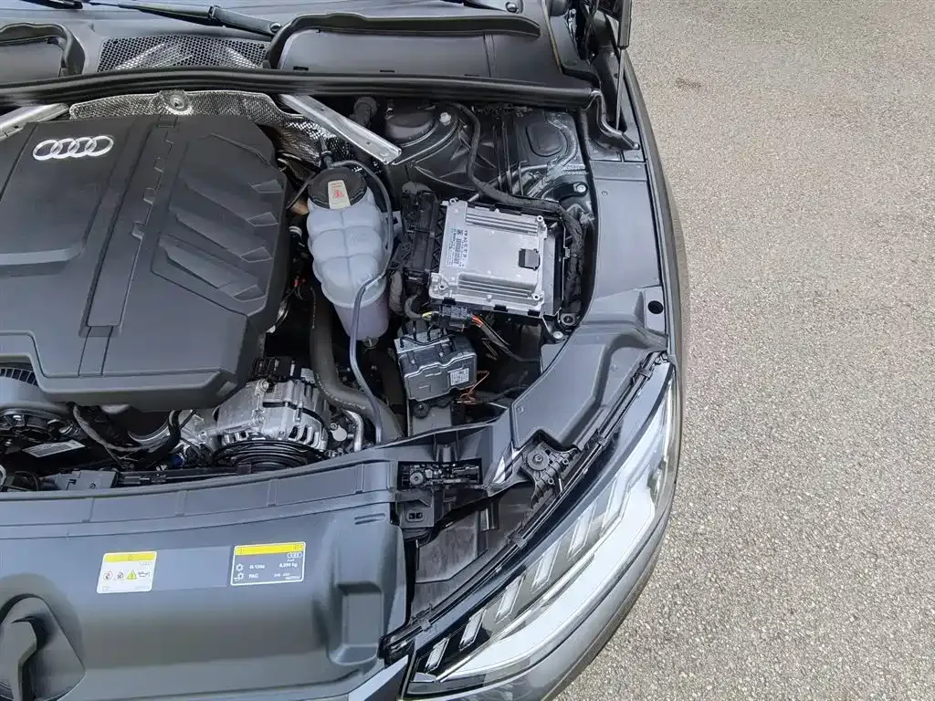 Audi A4L 2024 из CN, фото 7