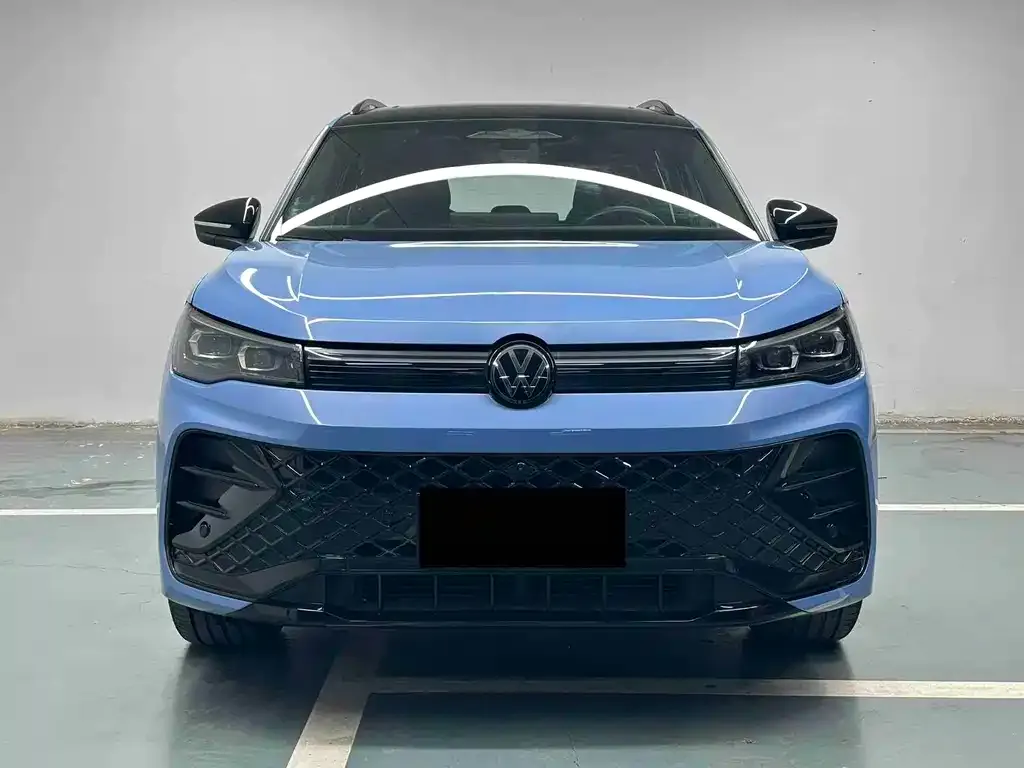 Volkswagen Tiguan L — фото 4