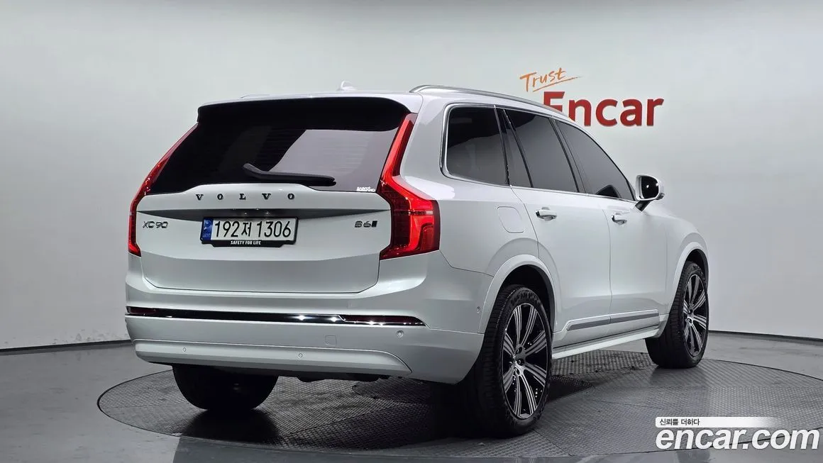 Volvo XC90 — фото 10