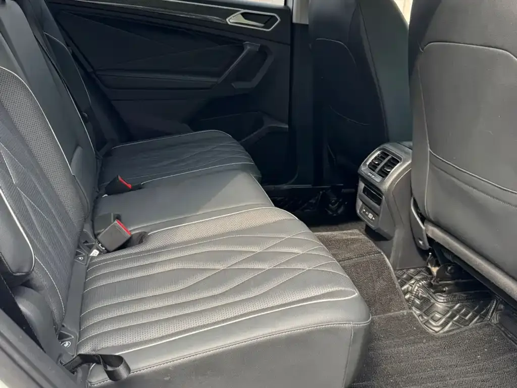Volkswagen Tiguan L 2023 из CN, фото 7