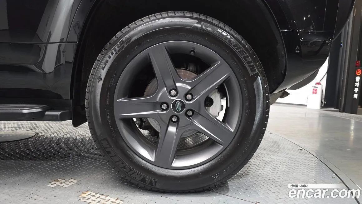 Land Rover Defender 2024 из KR, фото 10