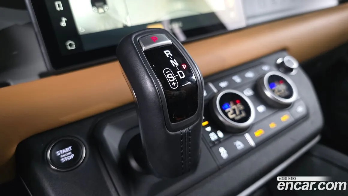 Land Rover Defender 2024 из KR, фото 2