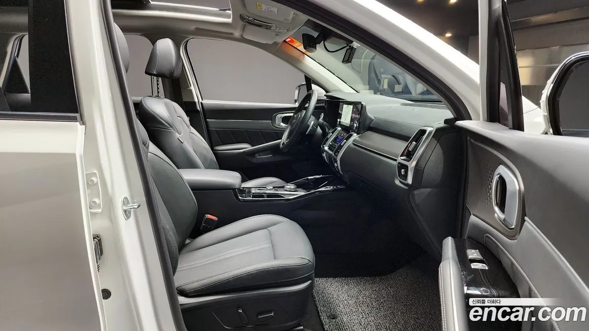 Kia Sorento — фото 8