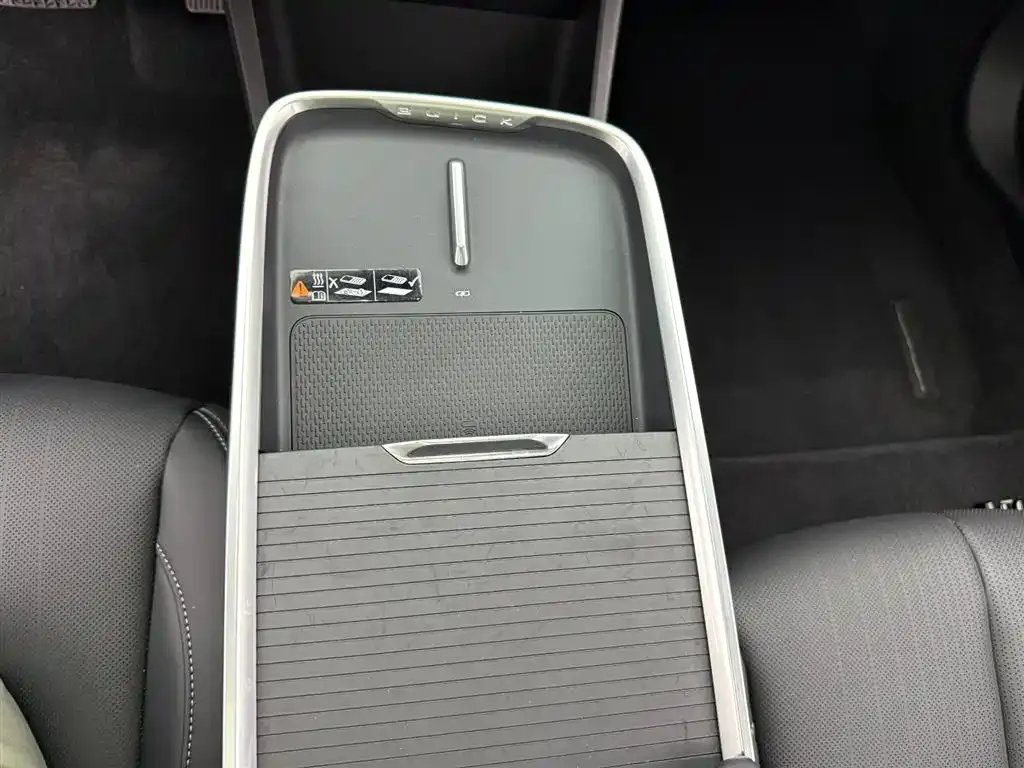 Buick LaCrosse 2025 из CN, фото 2