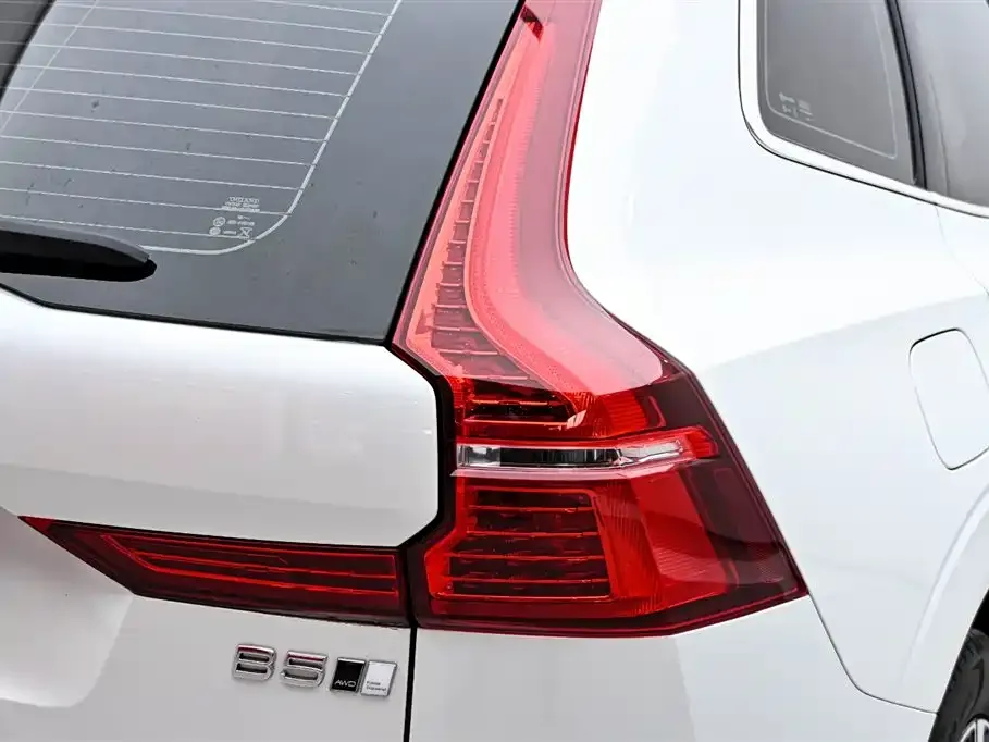 Volvo XC60 — фото 7