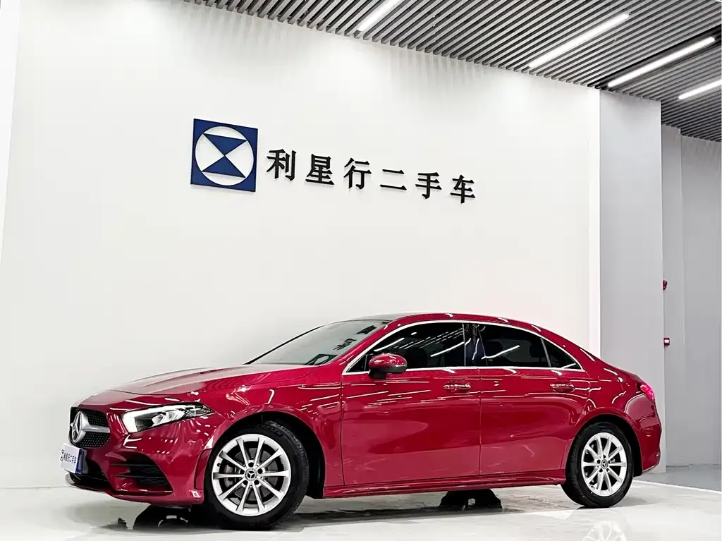 Mercedes-Benz A-Class — фото 1
