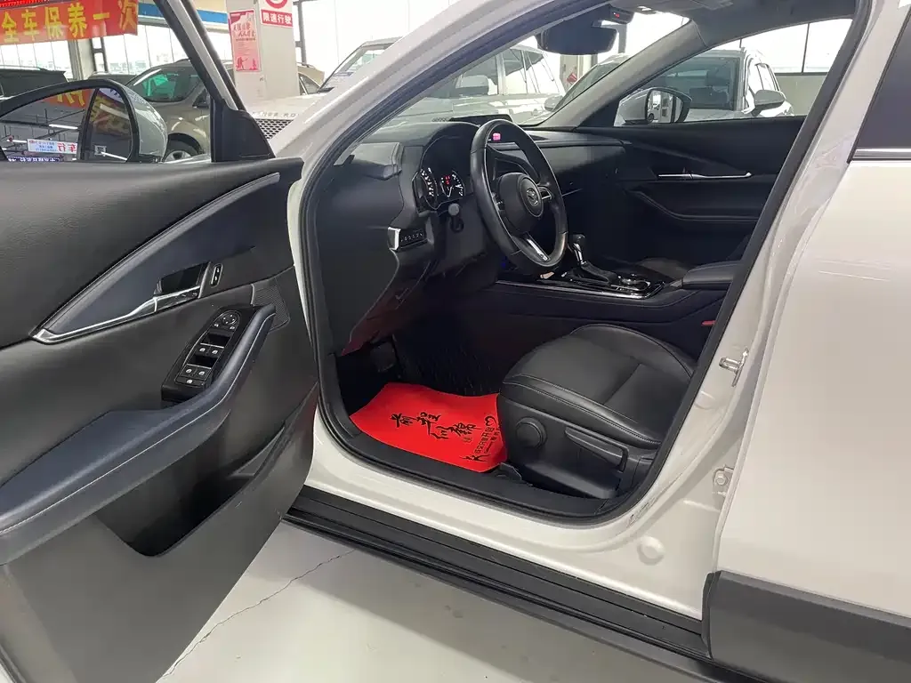 Mazda CX-30 2021 из CN, фото 7