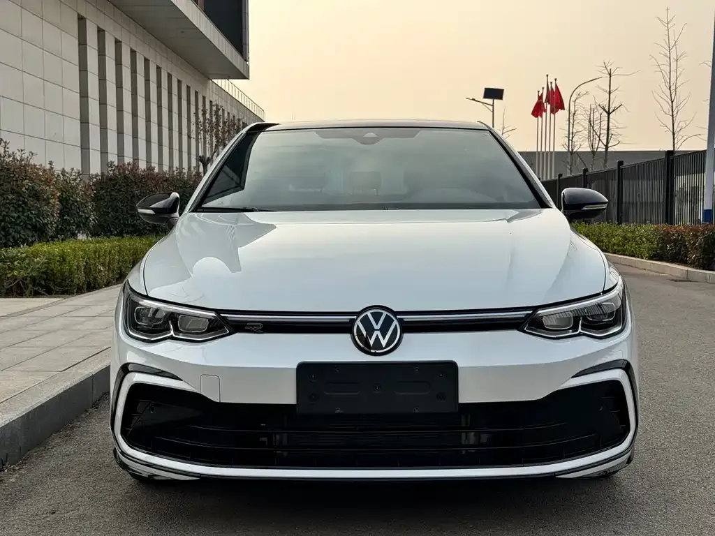 Volkswagen Golf 2023 из CN, фото 8
