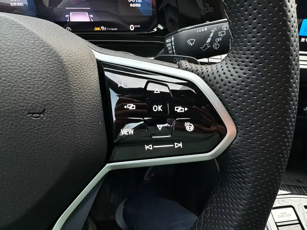 Volkswagen Golf 2023 из CN, фото 9