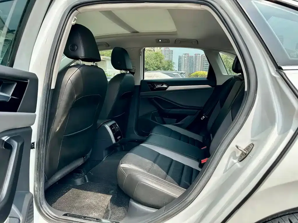 Volkswagen Sagitar 2021 из CN, фото 2