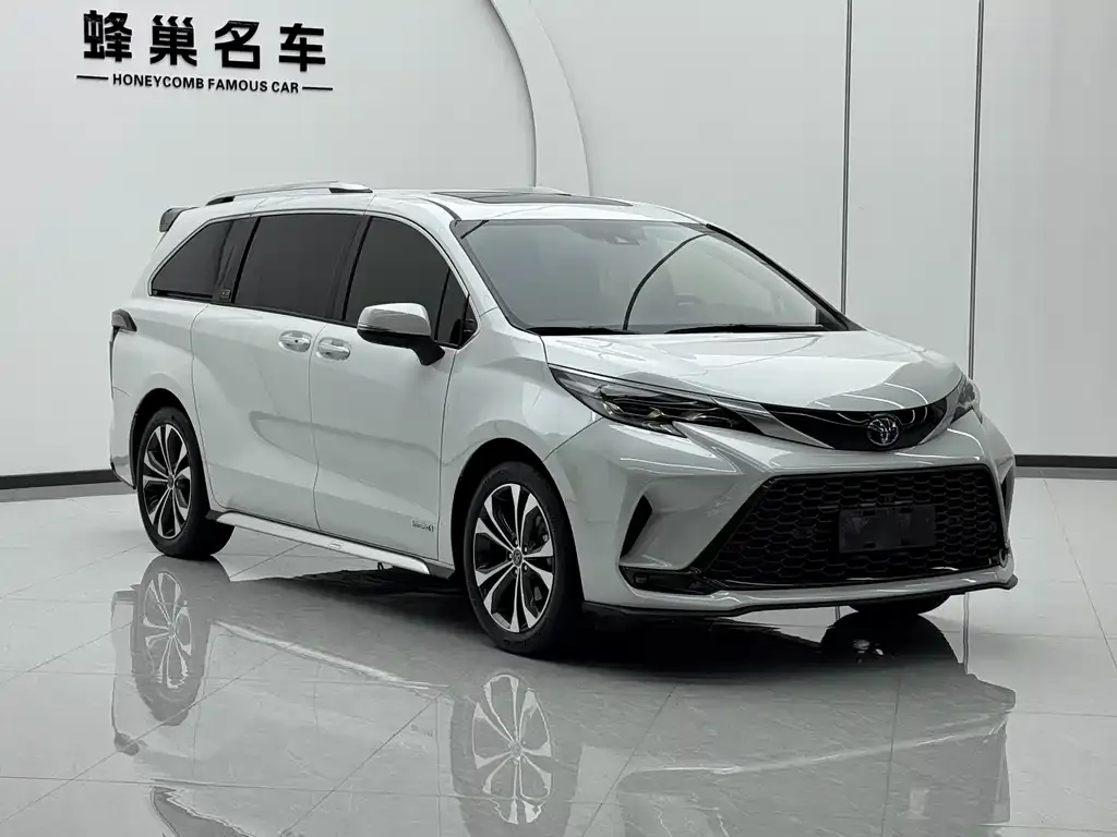 Toyota Granvia 2024 из CN, фото 4